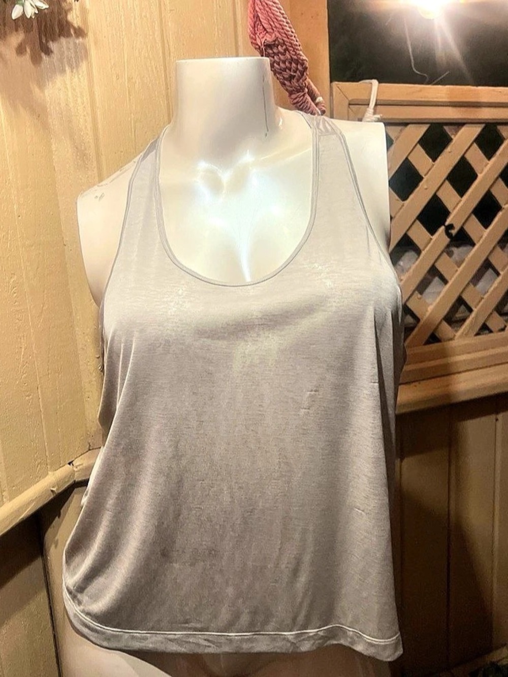 Athleta Tank Top BEIGE Size XL Racerback Lightweight CROPPED Yoga Gym Run